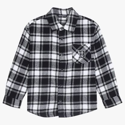 صورة قميص كاروهات بشعار