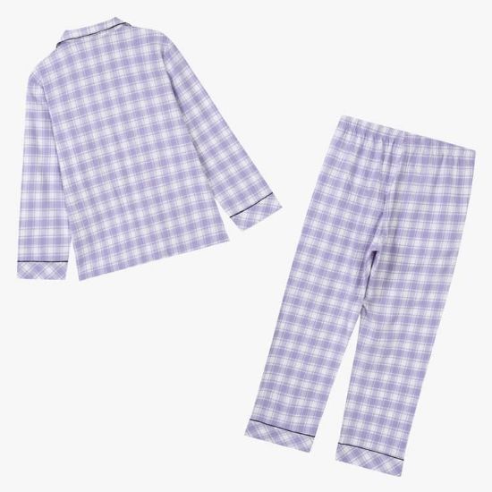 صورة بيجامة نوم كاروهات كلاسيكية